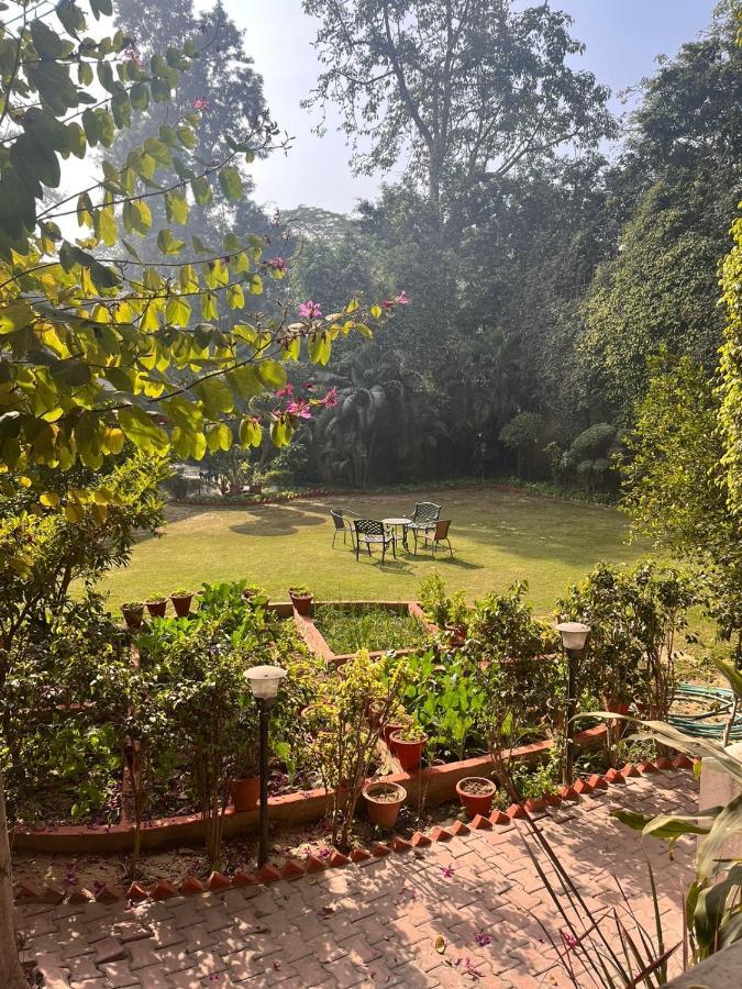 The Estate Villa Nueva Delhi Exterior foto